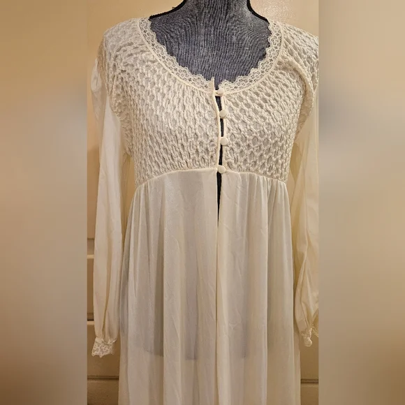 Vintage JCPenney Ivory Nylon Nightgown Lace Smocked Long Sleeve M - Picture 3 of 10